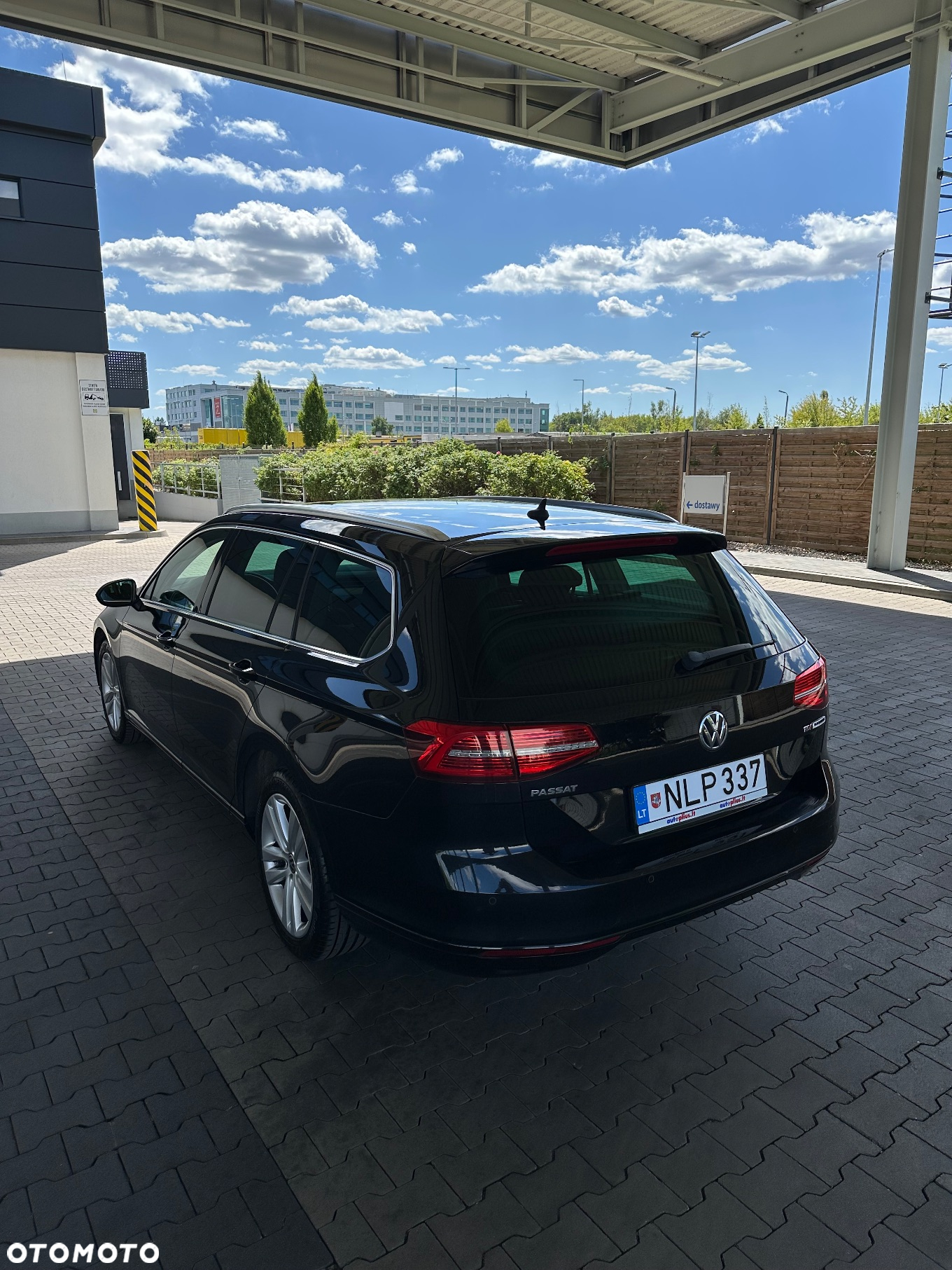 Volkswagen Passat Variant 1.6 TDI (BlueMotion Technology) Comfortline - 4