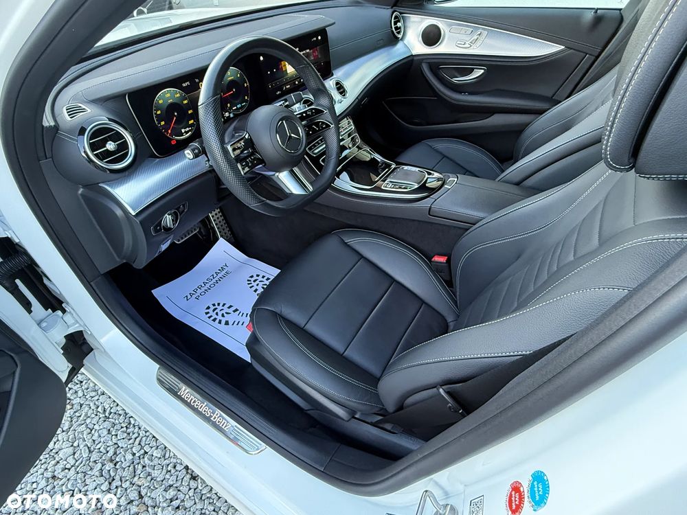 Mercedes-Benz Klasa E 220 d 4Matic T 9G-TRONIC AMG Line - 27