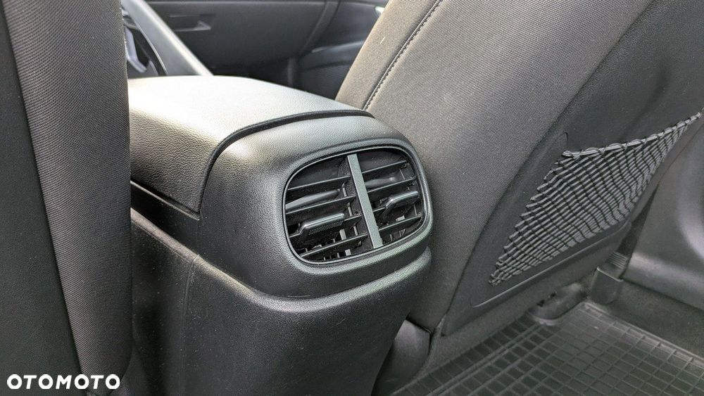 Hyundai Elantra - 16