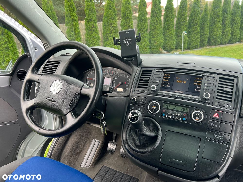 Volkswagen Multivan - 15