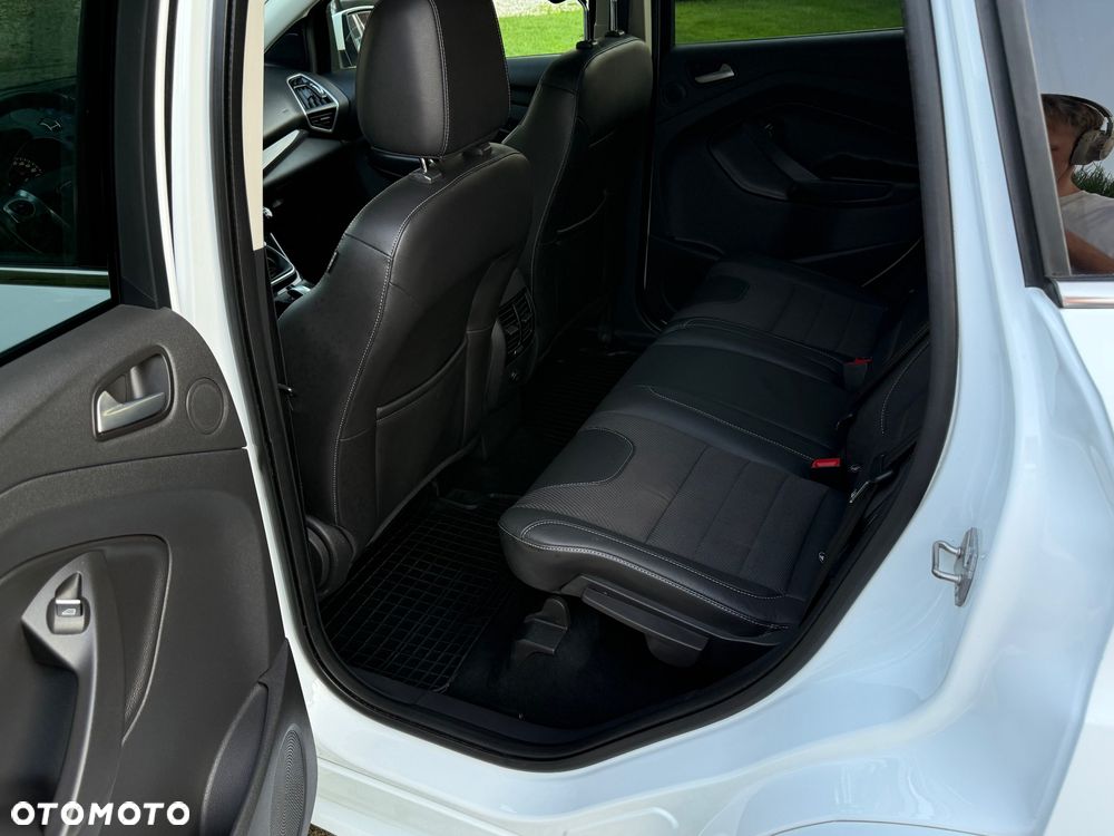 Ford Kuga 2.0 TDCi 4x4 Titanium - 25