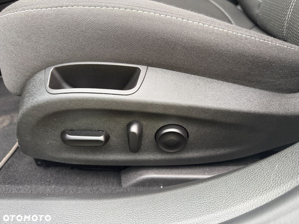 Opel Astra 2.0 CDTI DPF ecoFLEX SportsTourer Start/Stop Exklusiv - 19