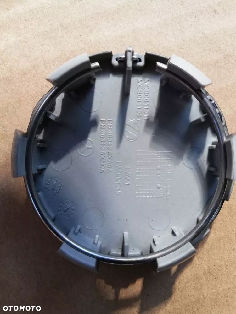 DEKIELKI MERCEDES X KLASA EMBLEMAT DO FELG - 4