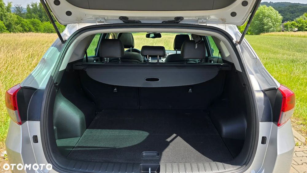 Hyundai Tucson 1.7 CRDI BlueDrive Style 2WD - 12