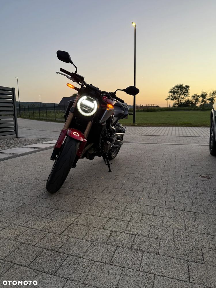 Honda CB - 1