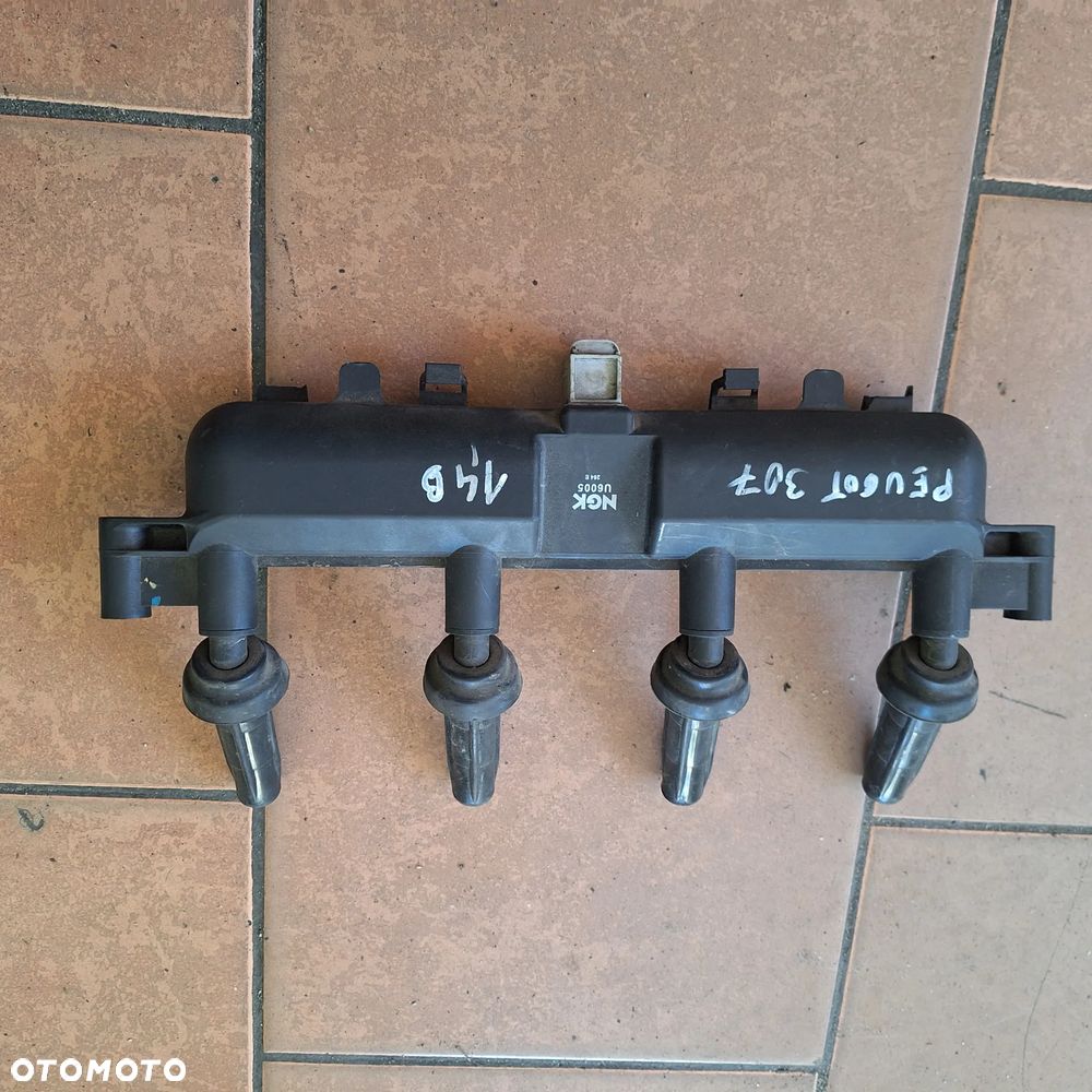 CEWKI ZAPLONOWE PEUGEOT 307 1.4 B - 1