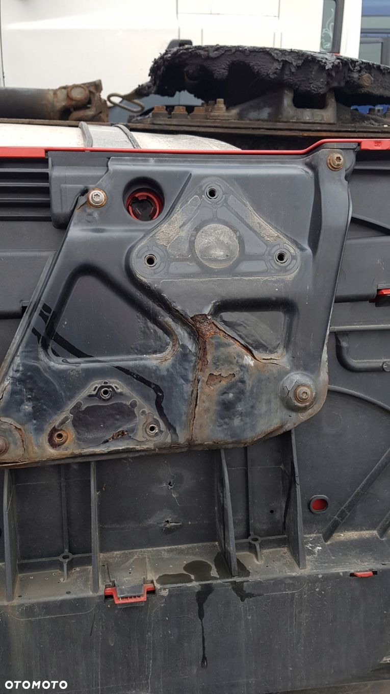 MASKA ATRAPA GRILL KOMPLETNA IVECO STRALIS EURO 5 - 2