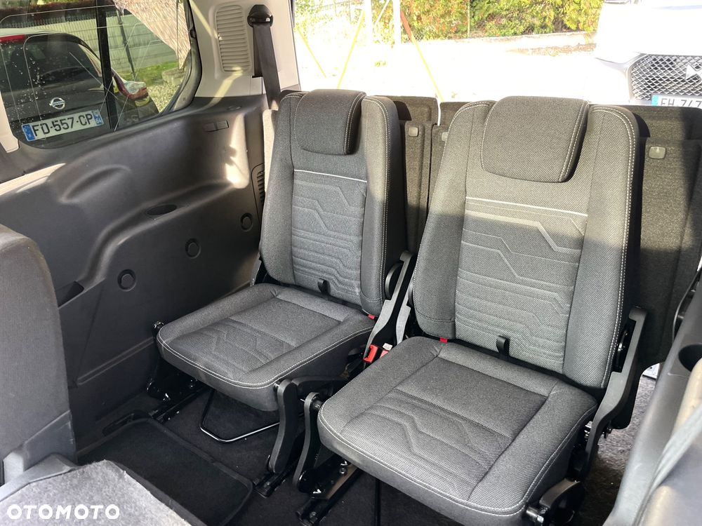Ford Tourneo Connect Grand - 21