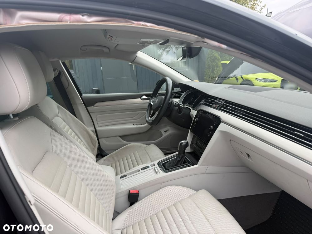Volkswagen Passat 2.0 TDI Elegance DSG - 16