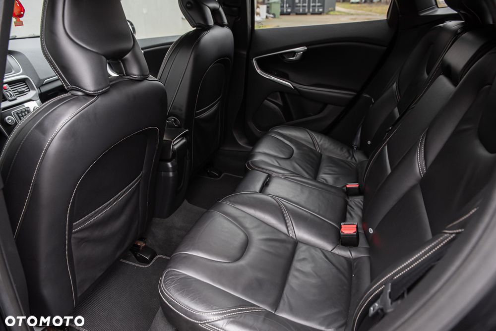 Volvo V40 D2 R Design - 26