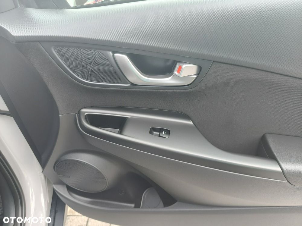 Hyundai Kona - 23