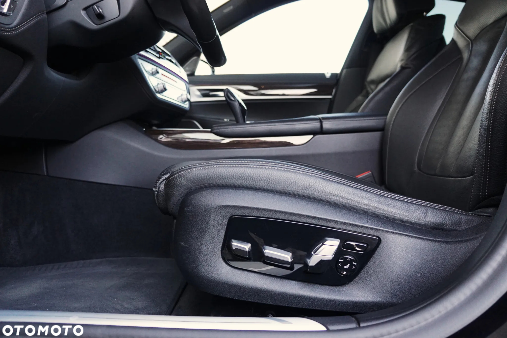 BMW Seria 7 - 14