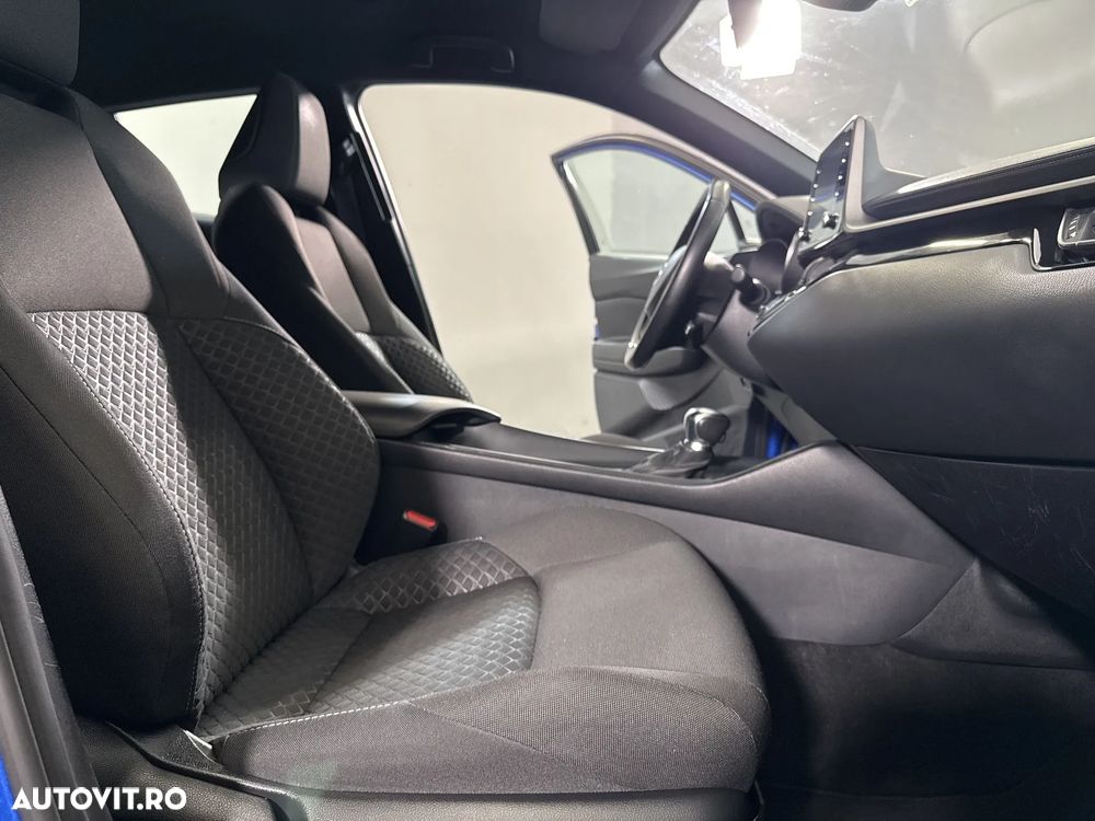 Toyota C-HR - 12