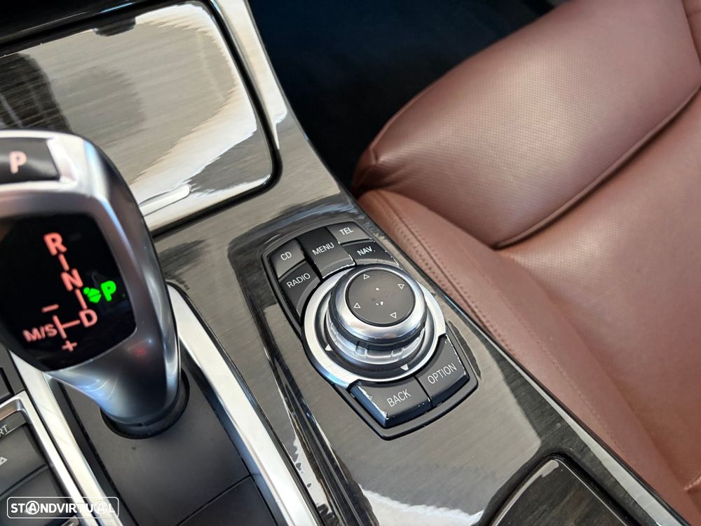 BMW 535 d xDrive Exclusive Auto - 43