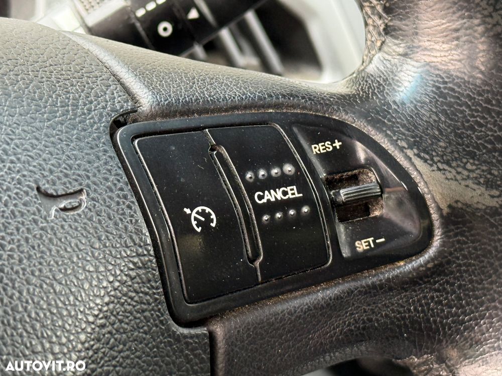 Kia Sportage 2.0 DSL MT 4x4 PREMIUM - 16