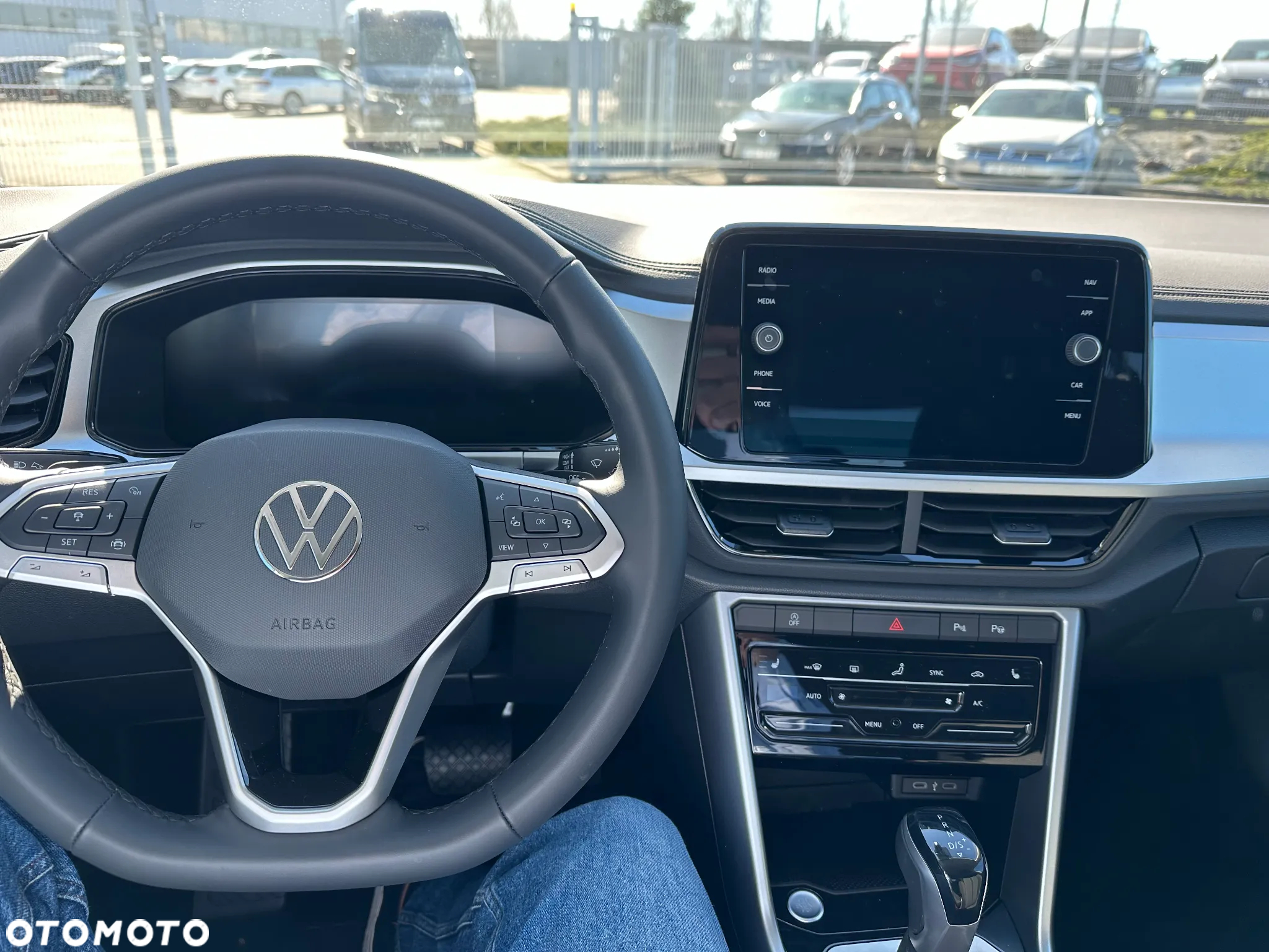 Volkswagen T-Roc - 12