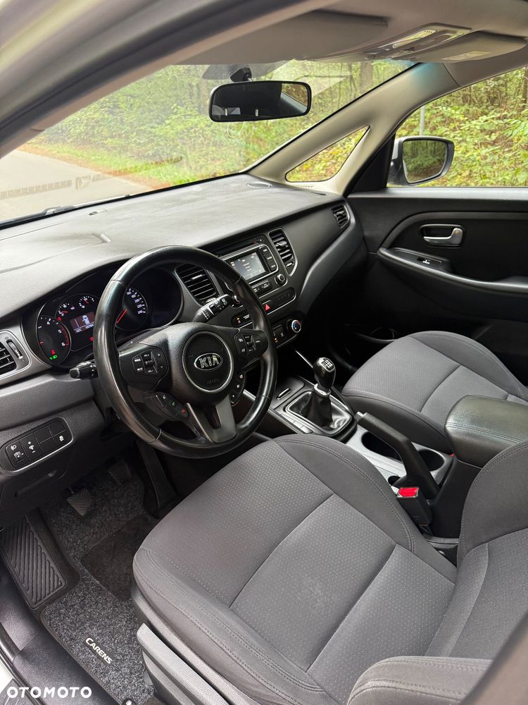 Kia Carens 1.7 CRDi 115 Dream Team Edition - 10