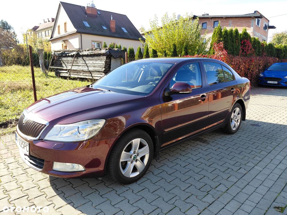 Skoda Octavia 2011 photo 2
