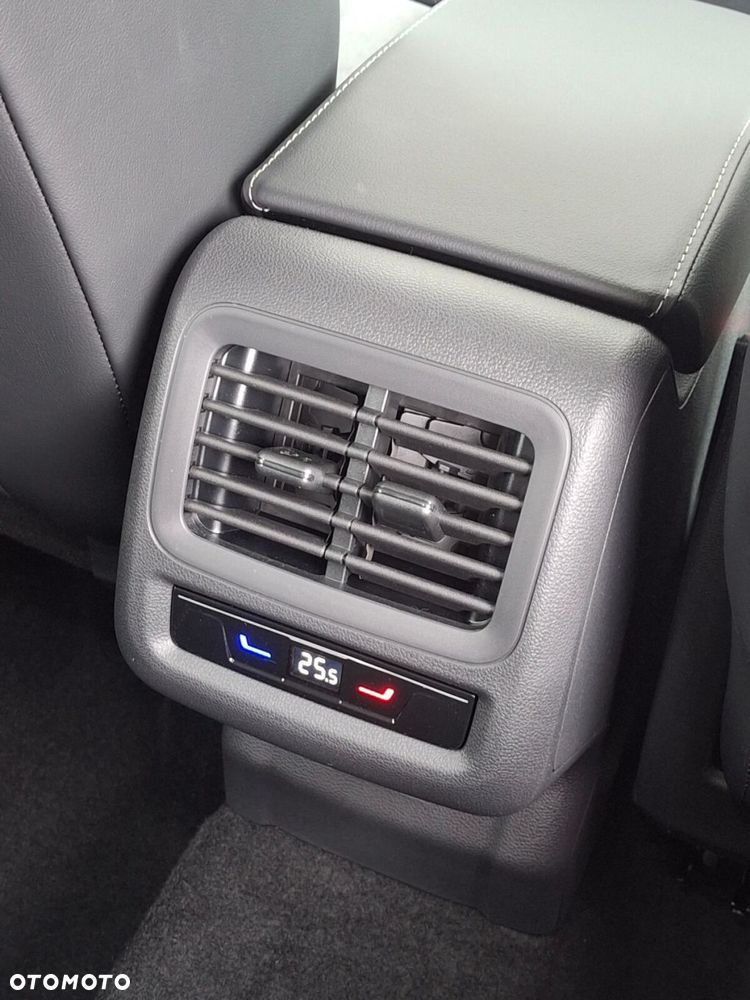 Volkswagen T-Roc 1.5 TSI Style DSG - 23