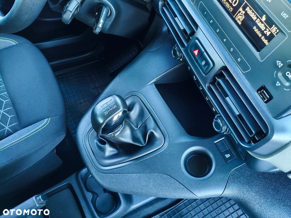 Peugeot Rifter 1.5 BlueHDI Active Pack S&S - 23