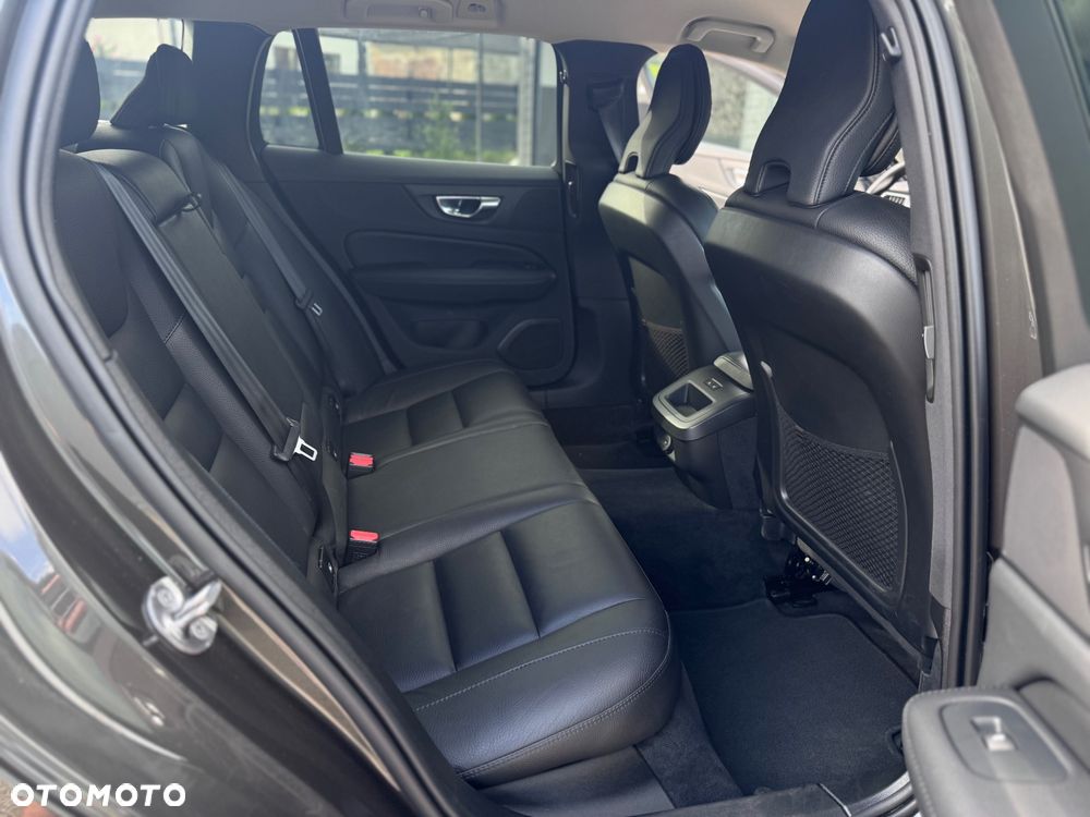 Volvo V60 Cross Country B5 B AWD Geartronic Pro - 23