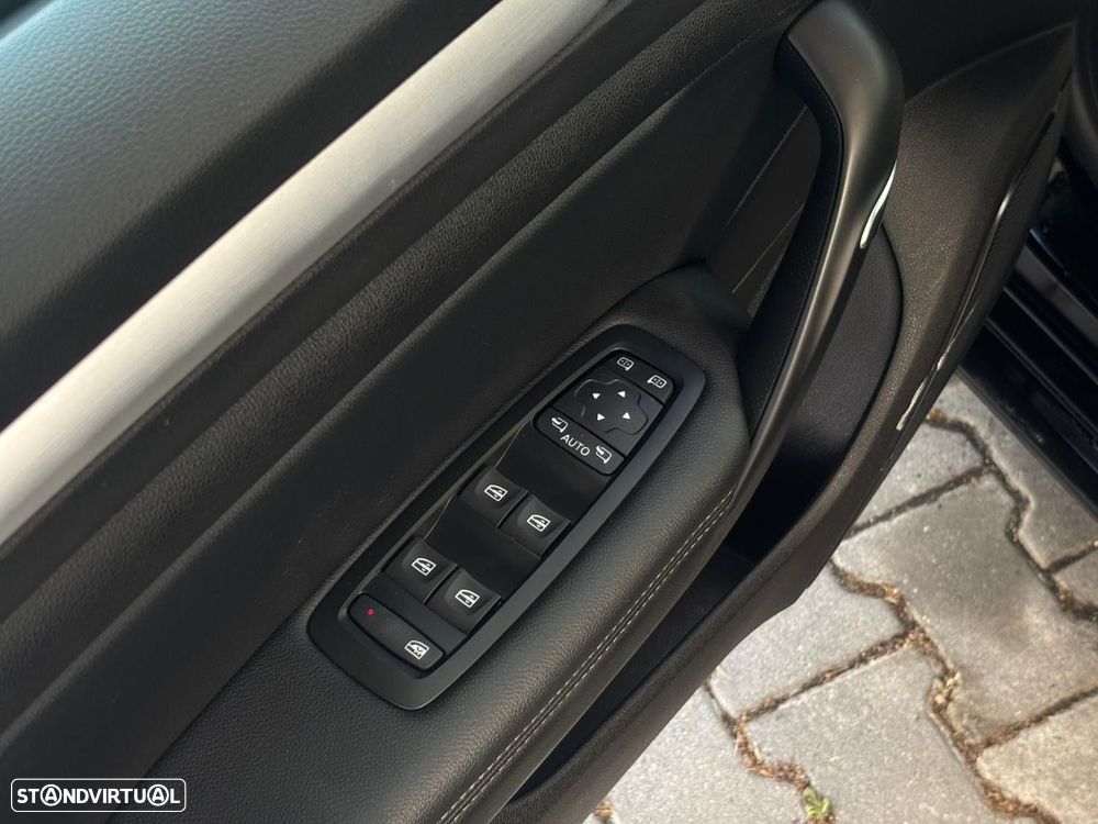 Renault Mégane 1.6 Plug-In Intens - 17