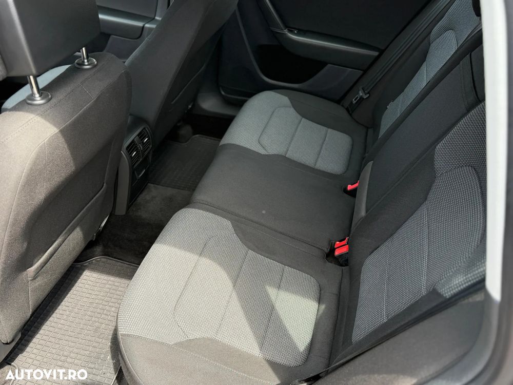 Volkswagen Passat Variant 2.0 TDI Blue TDI Comfortline - 7