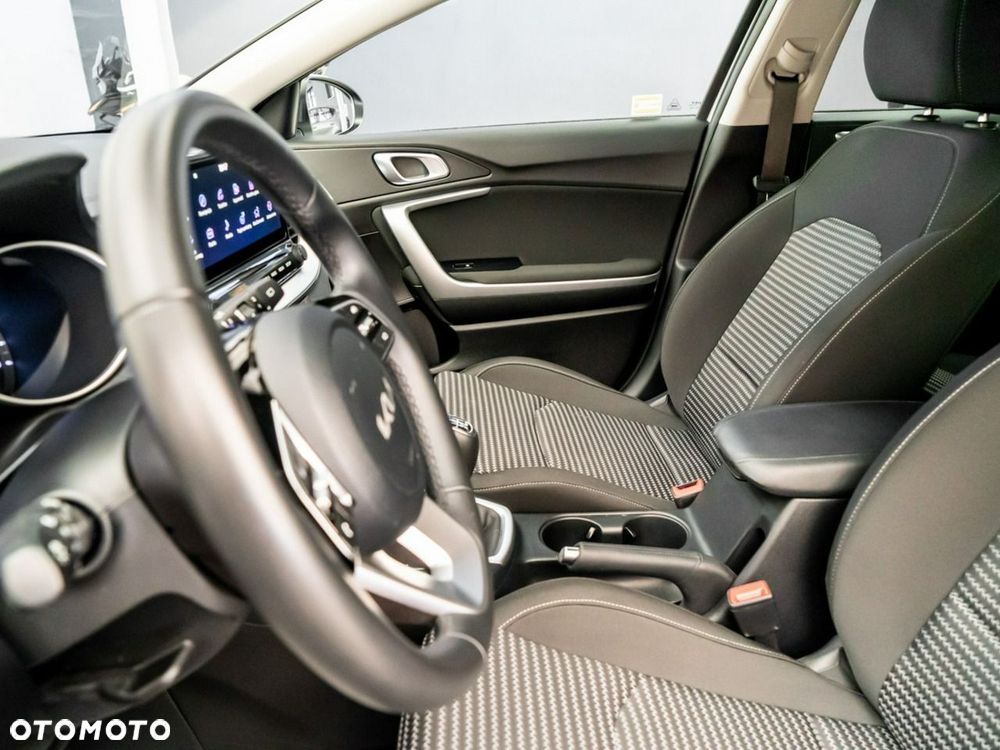 Kia XCeed 1.5 T-GDI M - 22