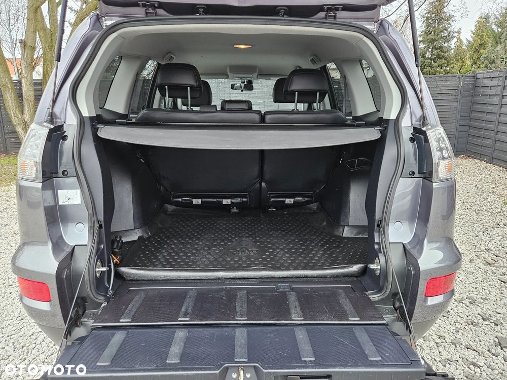 Mitsubishi Outlander 2.0 DI-D 4WD Intense - 14