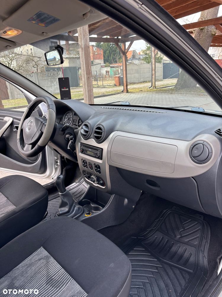 Dacia Sandero 1.2 16V Laureate II - 23