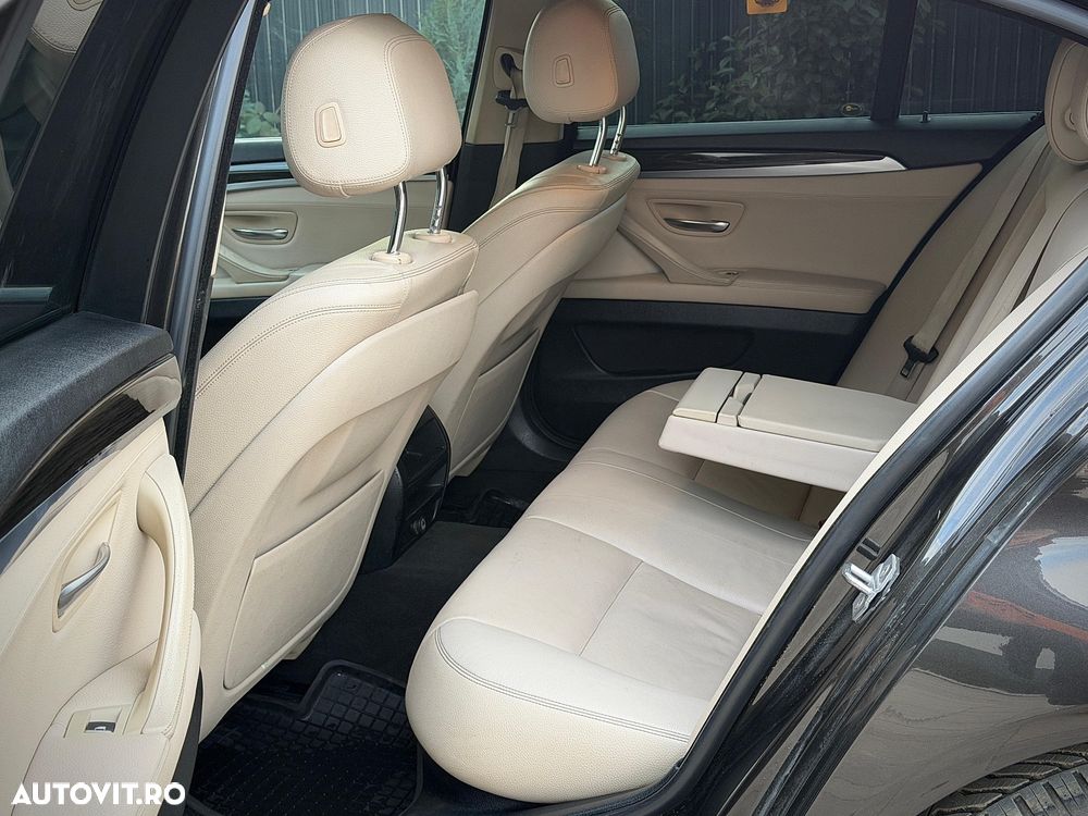 BMW Seria 5 520d Aut. Luxury Line - 14