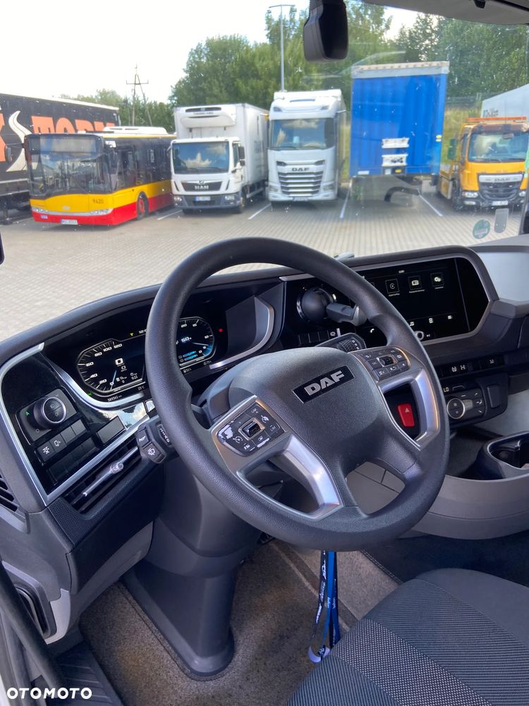 DAF XF - 37