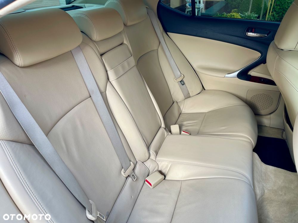 Lexus IS 250 Luxury Line - 20