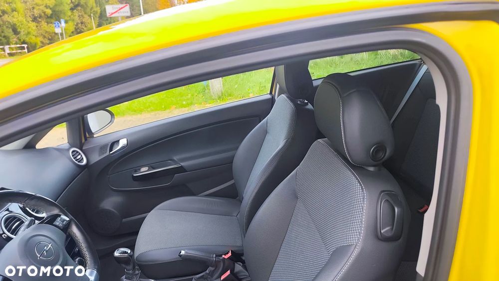 Opel Corsa 1.2 16V Sport - 23