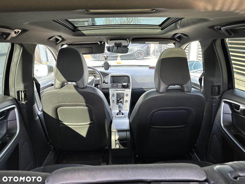 Volvo XC 60 D4 Drive-E Momentum - 9
