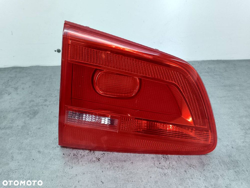 LAMPY KOMPLET W KLAPĘ  VW TOURAN II 1T0945094 2.0 TDI - 9