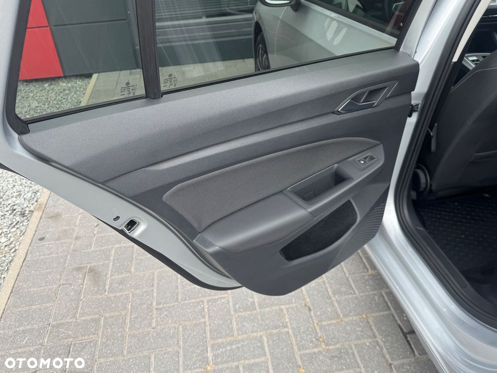 Volkswagen Golf - 31