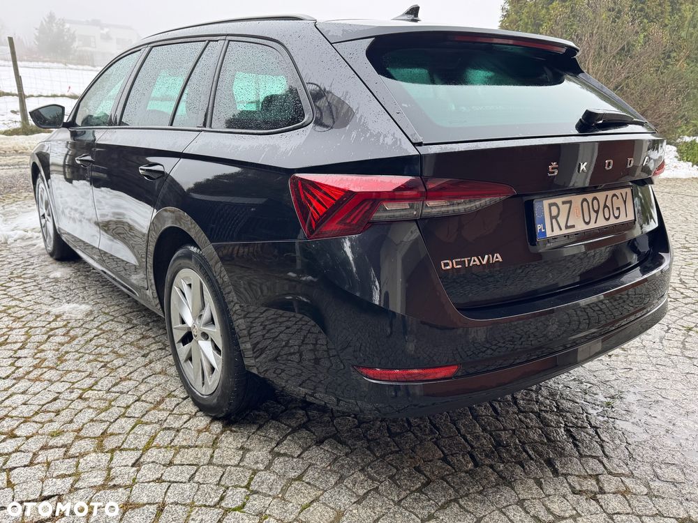 Skoda Octavia 2.0 TDI Selection DSG - 14