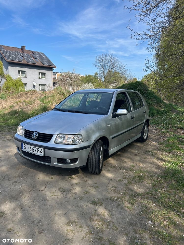 Volkswagen Polo 1.4 16V Comfortline - 1