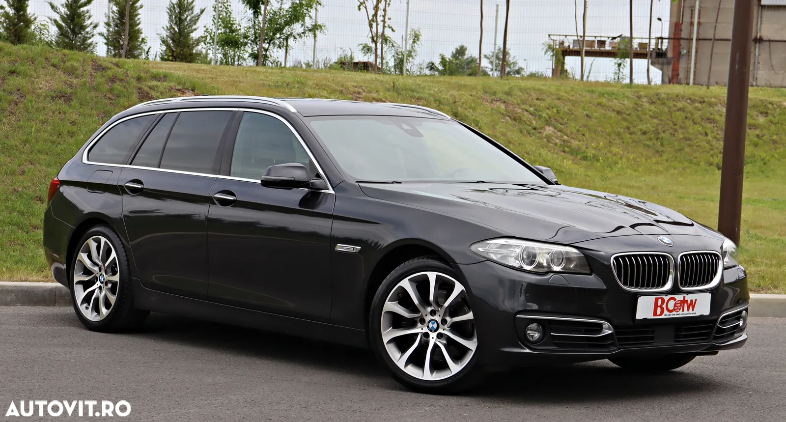 BMW Seria 5 525d Touring Aut. Luxury Line - 2