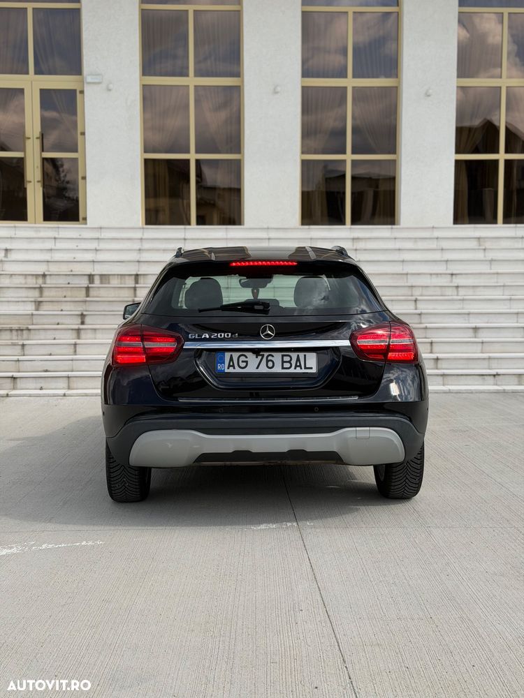 Mercedes-Benz GLA 200 d 7G-DCT - 5