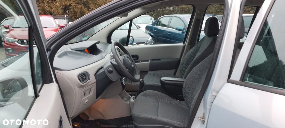 Renault Modus 1.6 16V Privilege - 13