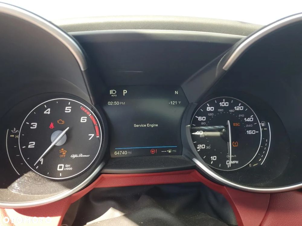 Alfa Romeo Giulia 2.0 Turbo 16V AT8 Veloce - 10