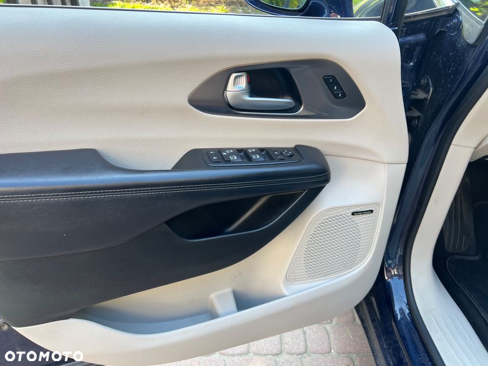 Chrysler Pacifica - 28