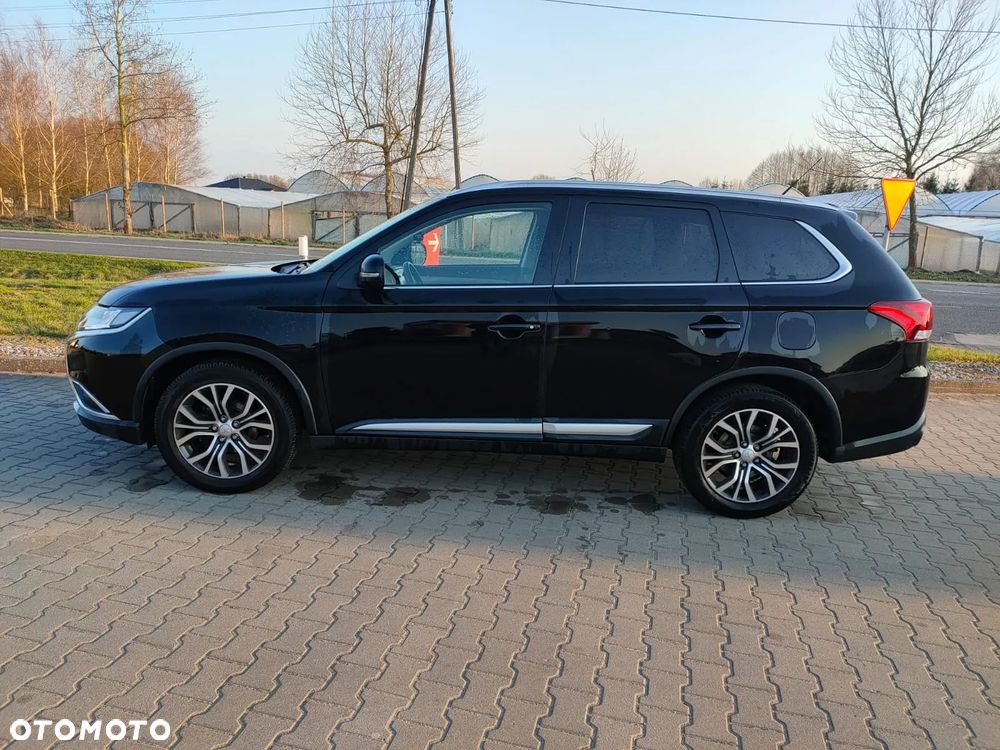 Mitsubishi Outlander 2.2 DI-D 4WD Automatik Plus - 2