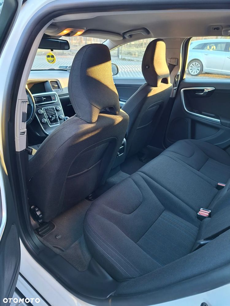 Volvo V60 DRIVe - 11