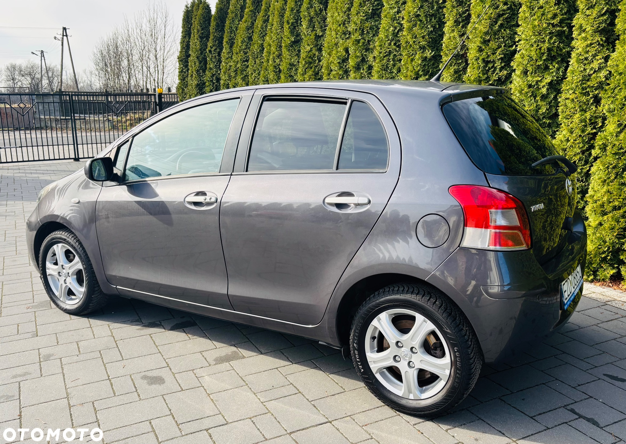 Toyota Yaris 1.33 VVT-i Executive - 9