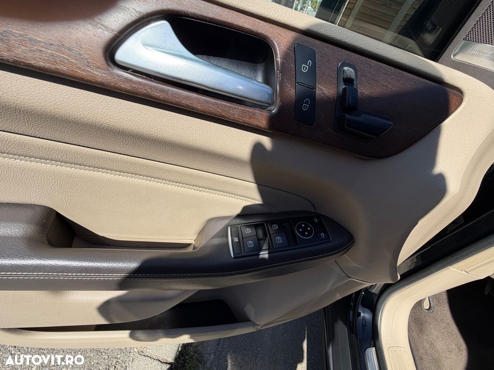 Mercedes-Benz ML - 23