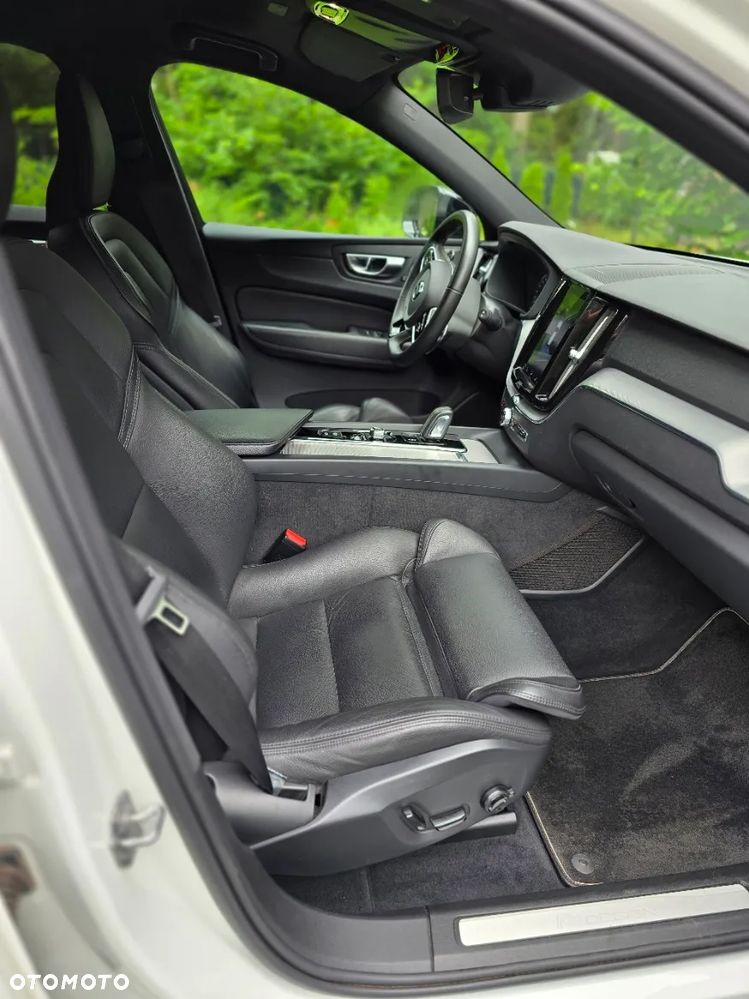 Volvo XC 60 B5 B R-Design - 27