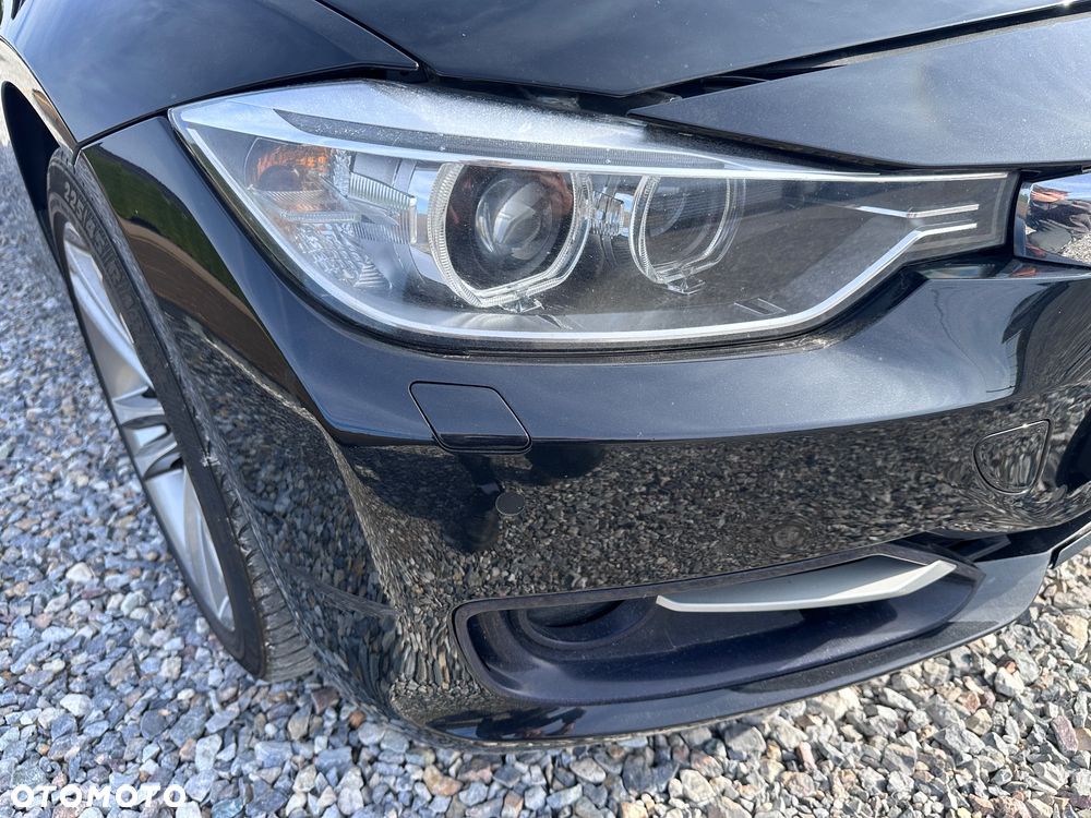 BMW Seria 3 328i Sport Line - 34